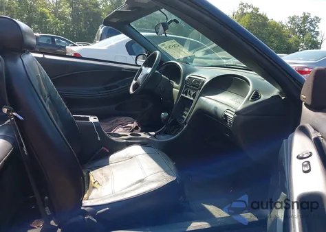 2002 Ford Mustang z USA, uszkodzony, nr VIN 1FAFP44432F142584